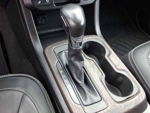 Used 2022 GMC Canyon Denali image 19