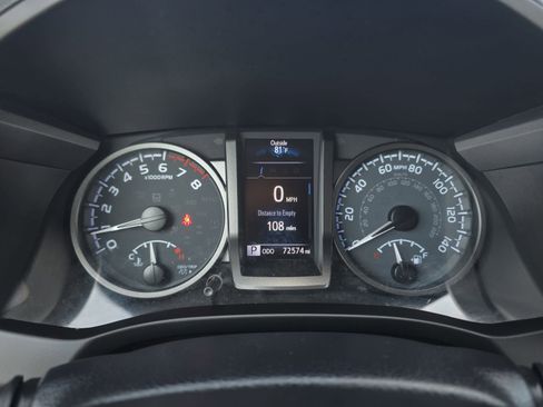 Used 2021 Toyota Tacoma TRD Off-Road image 19