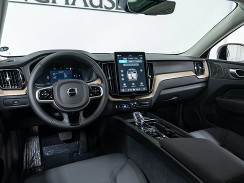 New 2026 Volvo XC60 B5 Plus w/ Climate Package AWD/4WD image 16