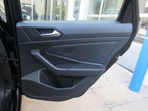 Used 2023 Volkswagen Jetta Sport image 19