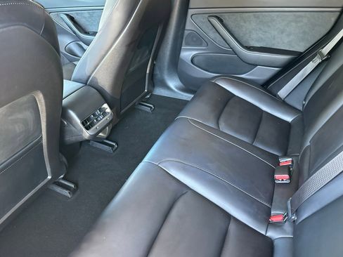 Used 2018 Tesla Model 3 Long Range image 26