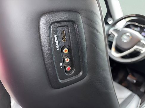 Used 2019 Jeep Grand Cherokee Summit w/ Platinum Series Group AWD/4WD image 22