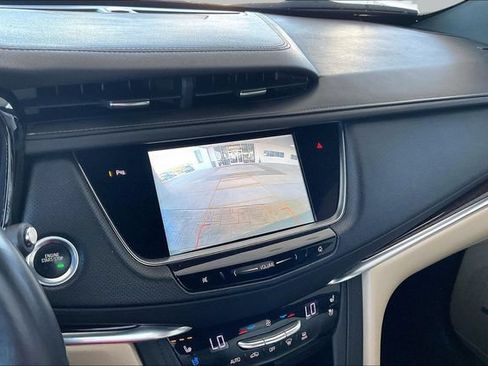 Used 2018 Cadillac XT5 Premium Luxury FWD image 11