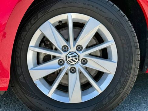 Used 2017 Volkswagen Golf Wolfsburg Edition FWD image 18