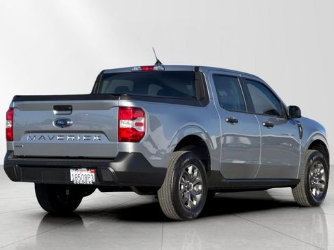 Used 2022 Ford Maverick XLT image 3