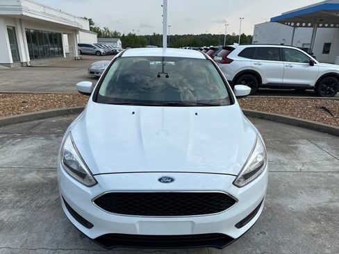 Used 2018 Ford Focus SE FWD image 16