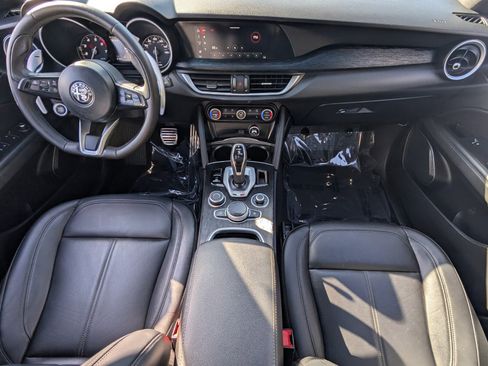 Used 2023 Alfa Romeo Stelvio Sprint image 12