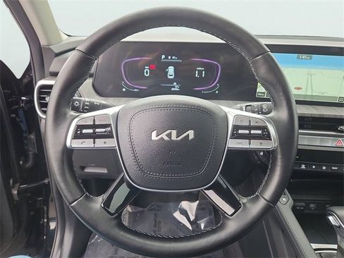 Used 2024 Kia Telluride EX w/ EX Captain's Chair Package image 29