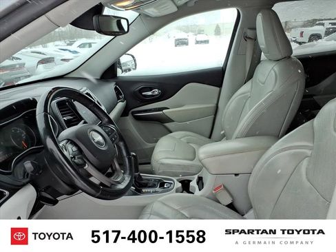 Used 2019 Jeep Cherokee Limited w/ Technology Group image 13