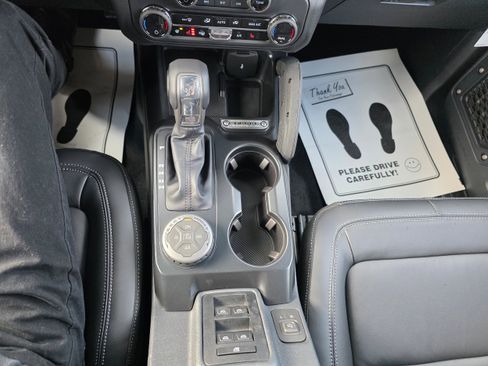 New 2025 Ford Bronco Outer Banks w/ Sasquatch Package image 13