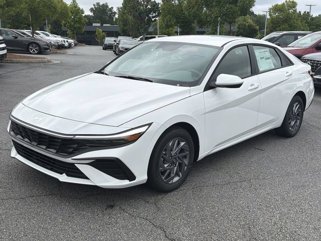 New 2026 Hyundai Elantra Hybrid FWD image 3
