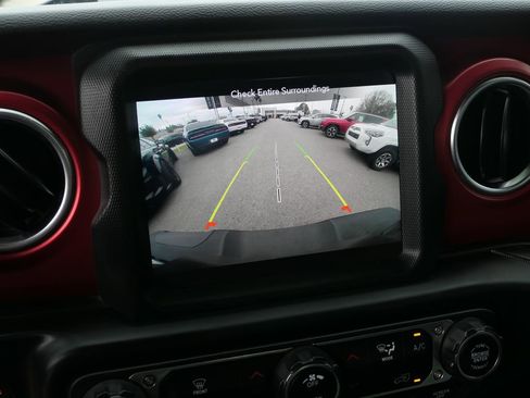 Used 2022 Jeep Wrangler Rubicon w/ Steel Bumper Group image 18