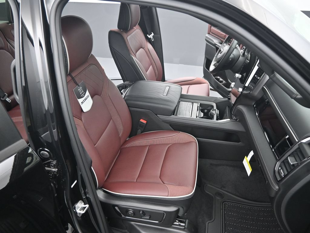 Used 2025 RAM 1500 Limited AWD/4WD image 22
