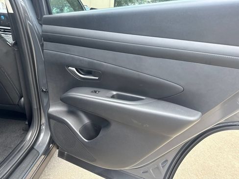 Used 2025 Hyundai Tucson SE FWD image 11
