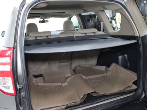 Used 2011 Toyota RAV4 LE w/ Upgrade Value Pkg image 19