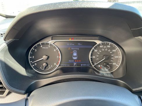 Used 2025 Nissan Altima 2.5 SV image 40