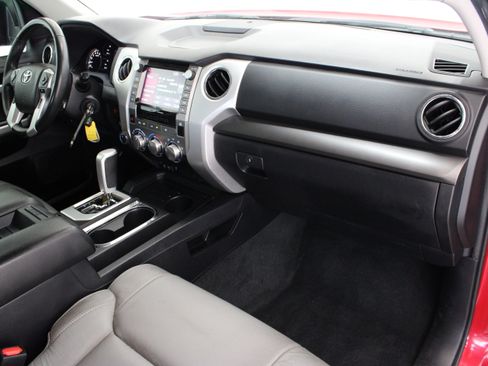 Used 2021 Toyota Tundra SR5 w/ SR5 Leather Package AWD/4WD image 35