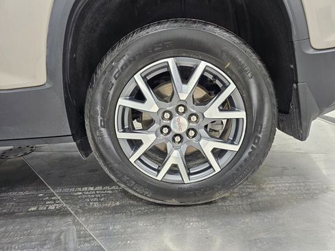 Used 2023 GMC Acadia SLT FWD image 10