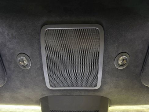 Used 2015 Tesla Model S 70D image 33