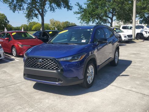 Certified 2025 Toyota Corolla Cross LE FWD image 7
