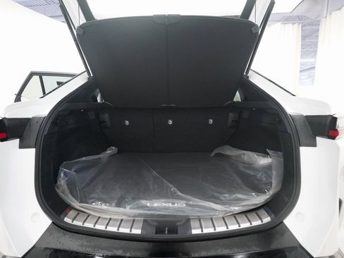 Used 2025 Lexus RZ 300e image 10