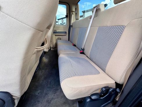 Used 2014 Ford F250 XLT w/ Snow Plow Prep Package image 19