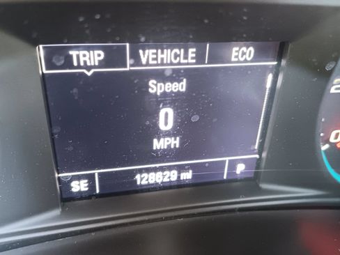 Used 2018 Chevrolet Malibu LT FWD image 14