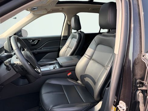 Used 2024 Lincoln Aviator AWD w/ Premium Package image 12