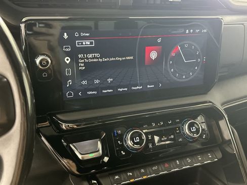 Used 2025 GMC Sierra 1500 AT4X AWD/4WD image 9