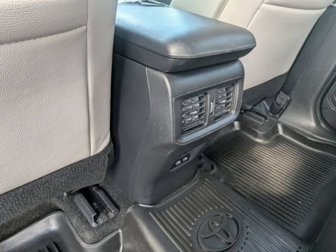 Used 2024 Toyota RAV4 XLE AWD/4WD image 22