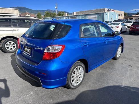 Used 2010 Toyota Matrix FWD image 3