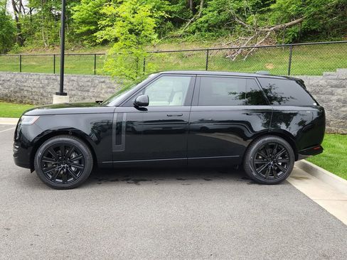 New 2026 Land Rover Range Rover Long Wheelbase SE AWD/4WD image 6