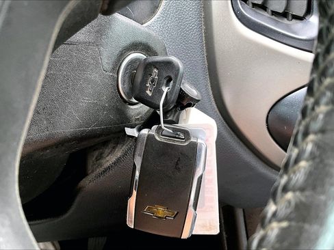 Used 2016 Chevrolet Colorado Z71 AWD/4WD image 11