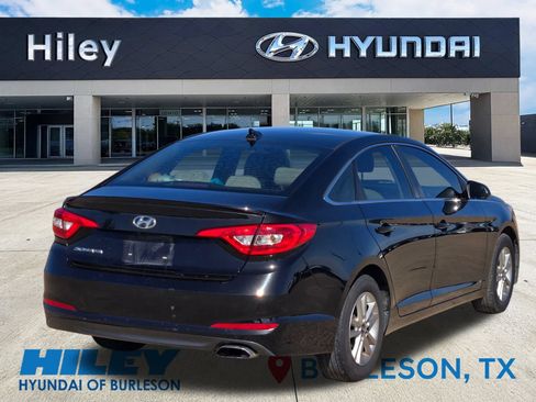 Used 2017 Hyundai Sonata SE w/ Cargo Package FWD image 4