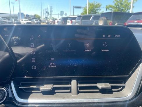 Certified 2024 Chevrolet Trax RS FWD image 11
