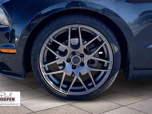 Used 2013 Ford Mustang Convertible image 9