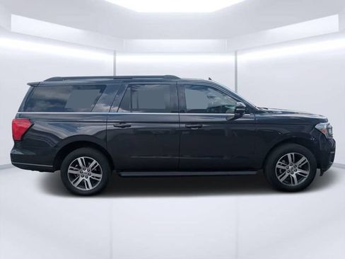 Used 2024 Ford Expedition Max XLT RWD image 2