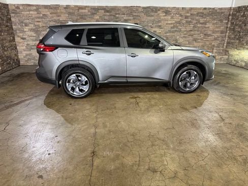 Certified 2026 Nissan Rogue SV w/ SV Premium Package FWD image 4