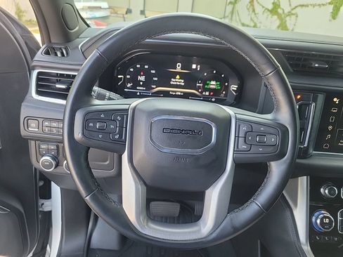 Used 2023 GMC Yukon XL Denali AWD/4WD image 27