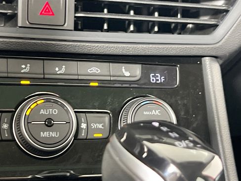 Used 2023 Volkswagen Jetta SE image 19