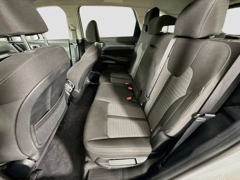 Used 2025 Kia Sorento LX FWD image 22