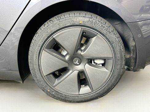 Used 2021 Tesla Model 3 Standard Range Plus RWD image 11