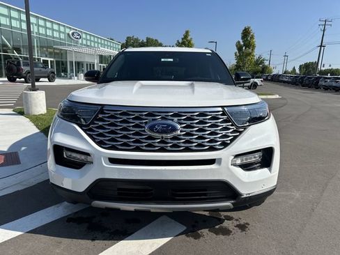 Used 2023 Ford Explorer Platinum w/ Technology Package AWD/4WD image 8