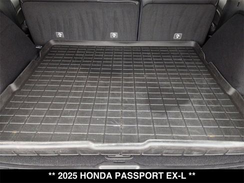 Used 2025 Honda Passport EX-L image 5