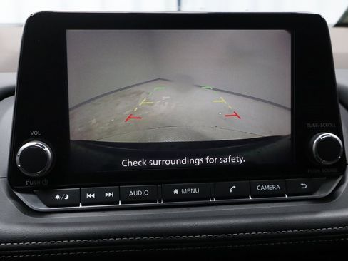 Certified 2023 Nissan Rogue SV image 3