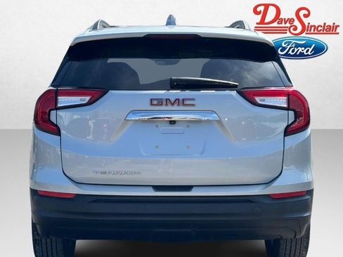 Used 2022 GMC Terrain SLE w/ Driver Convenience Package image 9