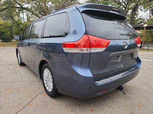 Used 2014 Toyota Sienna XLE image 5
