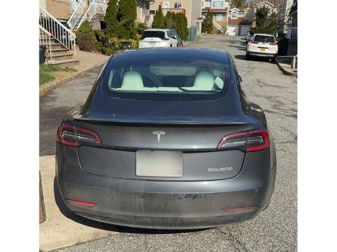 Used 2022 Tesla Model 3 Performance image 4