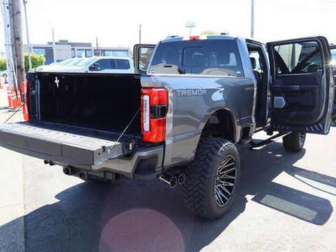 Used 2025 Ford F350 Platinum w/ Tremor Off-Road Package AWD/4WD image 31