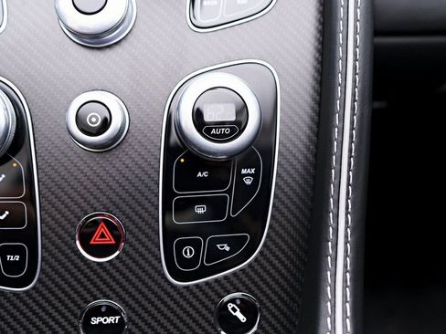 Used 2016 Aston Martin DB9 GT RWD image 89